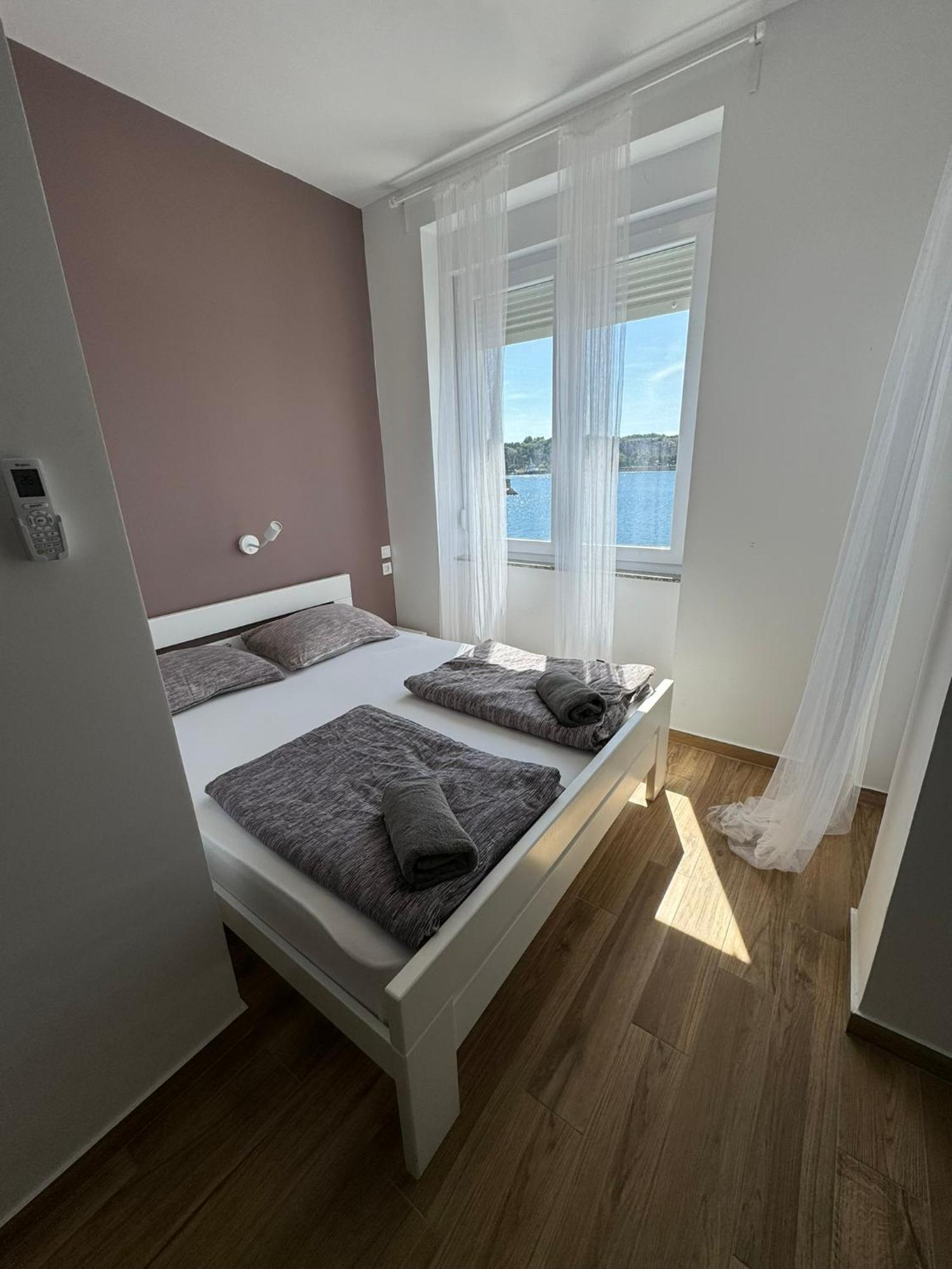 Villa Lovorka By Villa Eva Omišalj Kamer foto