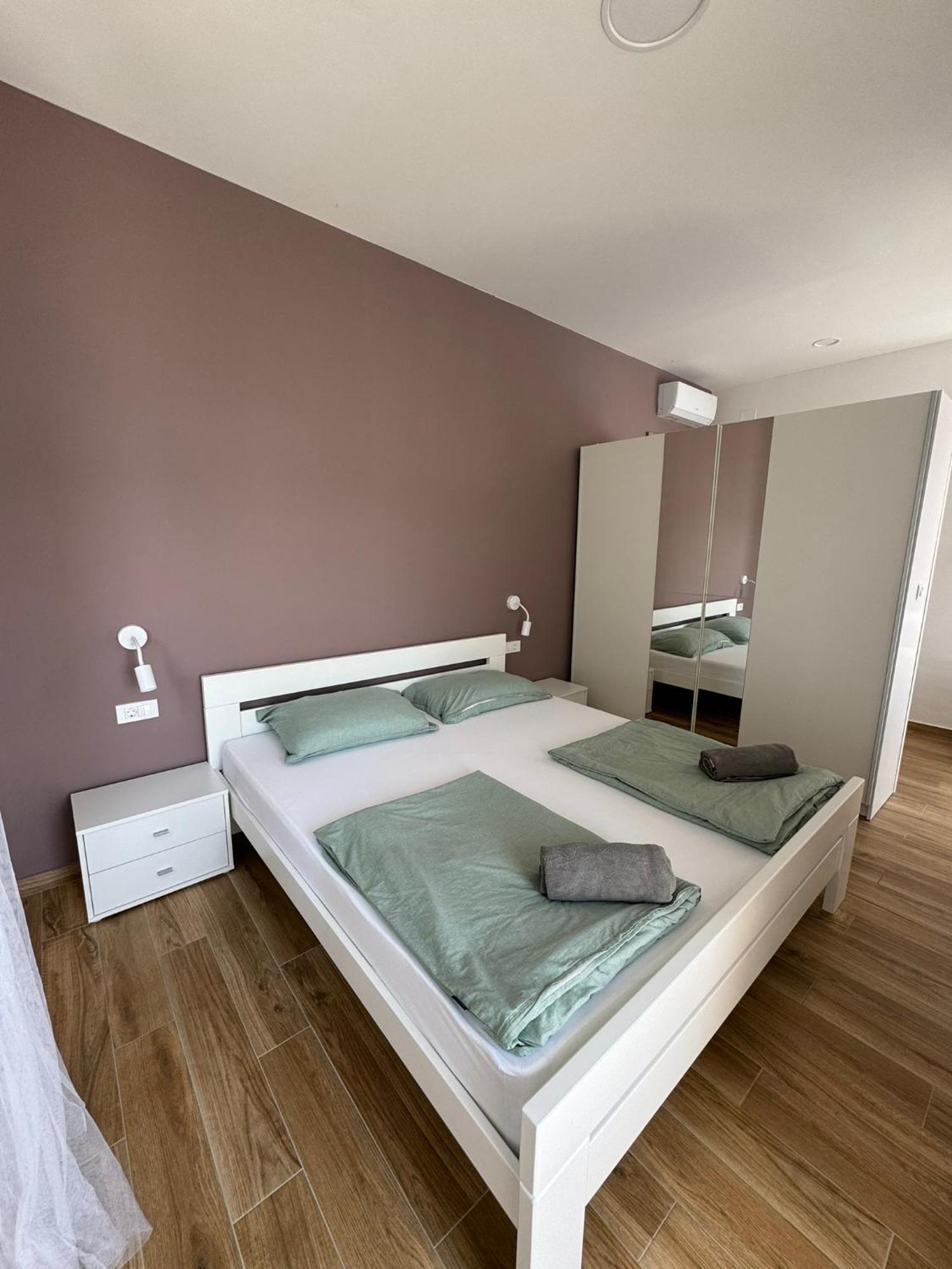 Villa Lovorka By Villa Eva Omišalj Kamer foto
