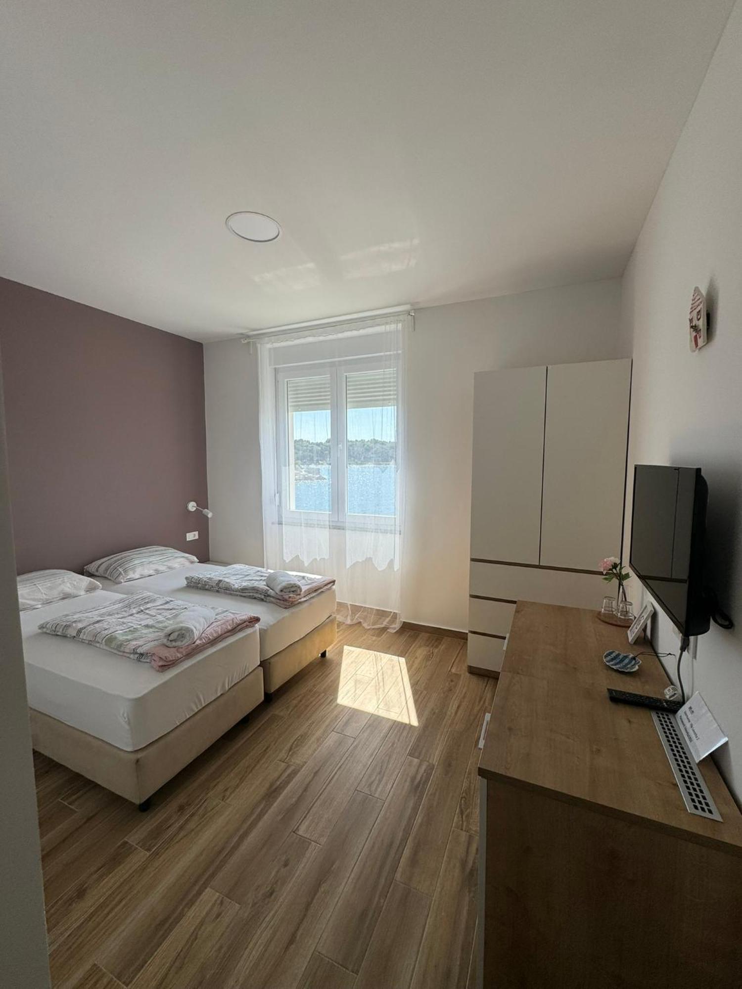 Villa Lovorka By Villa Eva Omišalj Kamer foto