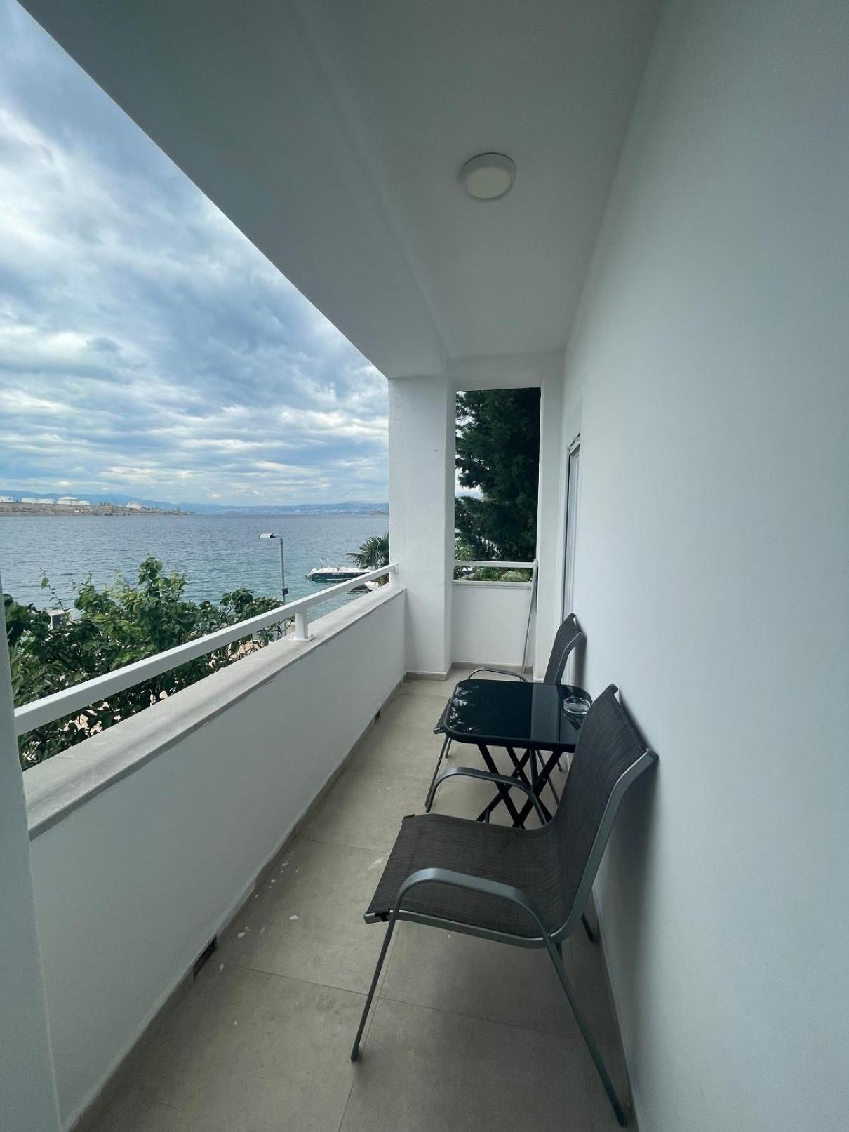 Villa Lovorka By Villa Eva Omišalj Kamer foto