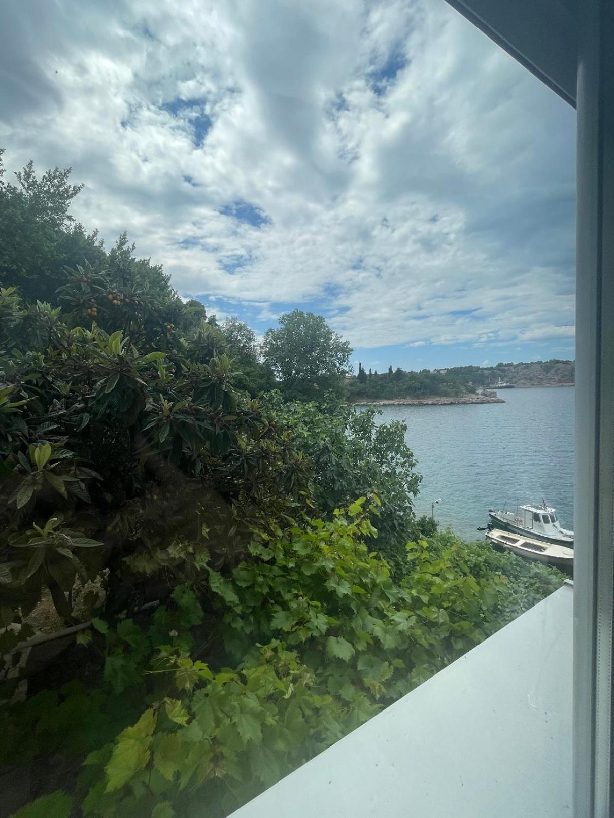Villa Lovorka By Villa Eva Omišalj Kamer foto