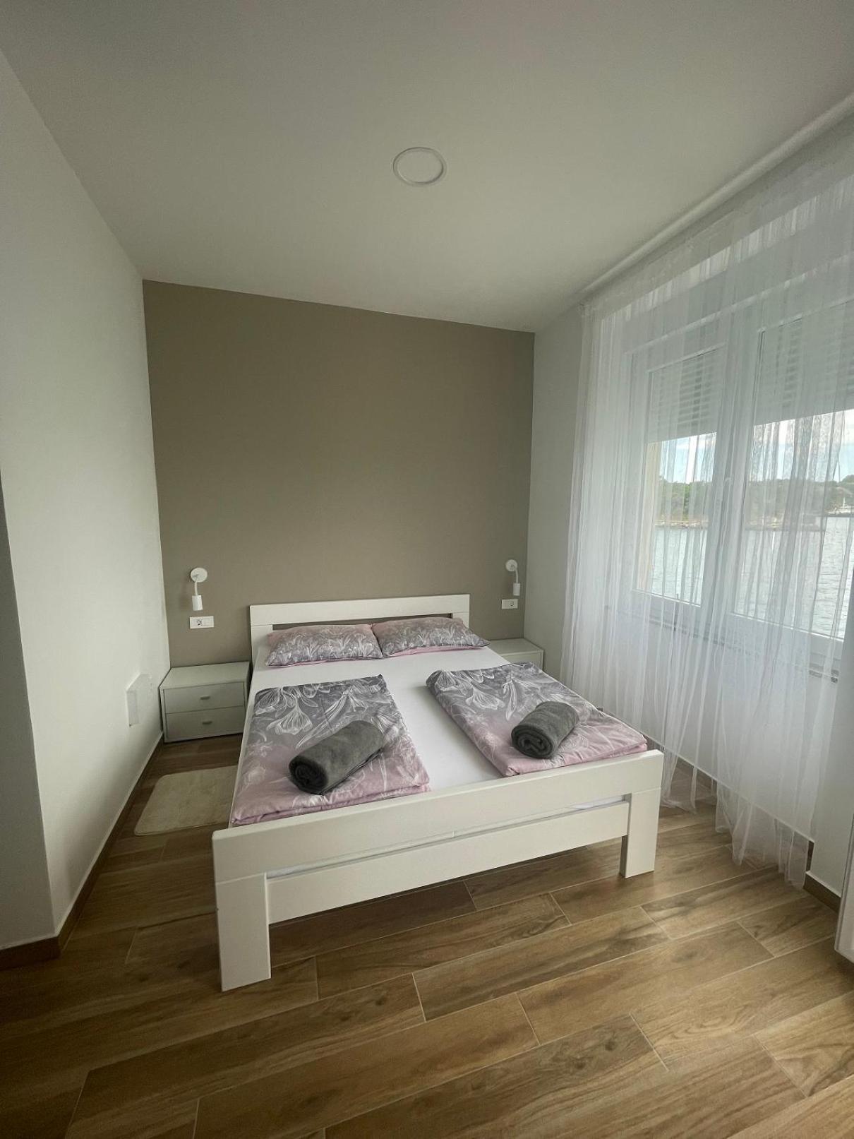 Villa Lovorka By Villa Eva Omišalj Kamer foto