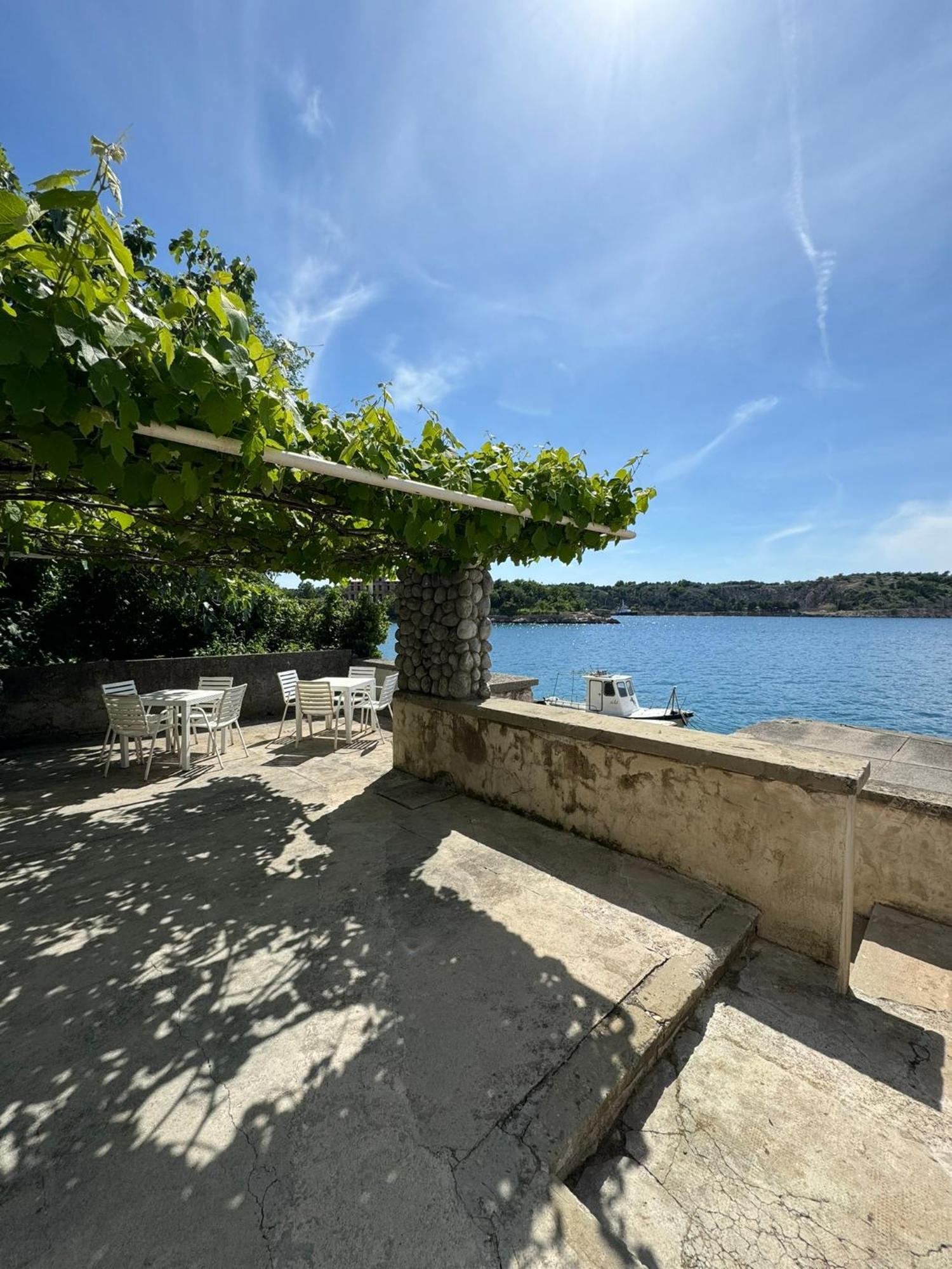 Villa Lovorka By Villa Eva Omišalj Buitenkant foto